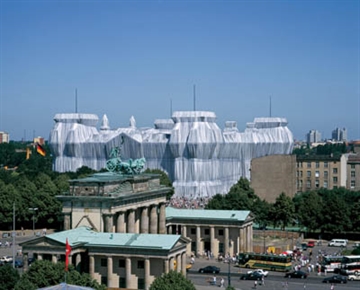 CHRISTO AND JEANNE-CLAUDE: WRAPPED REICHSTAG (SIGNERET LUKSUS UDGAVE)